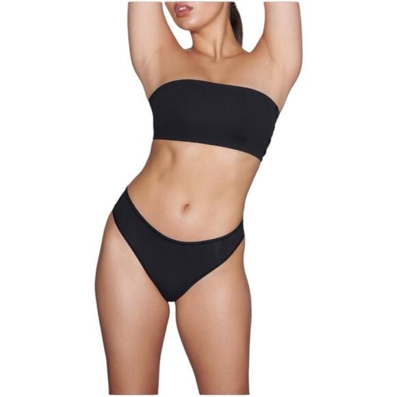 SKIMS Tops - SKIMS Black Strapless Tube Top XS Seamless Stretchy Minimalist Basic